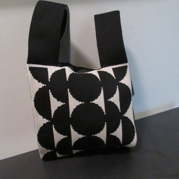💕SALE - Unique Black & Cream Knit Tote Bag Shopper Bag 💕 - Picture 4 of 4